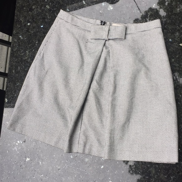 LOFT Dresses & Skirts - Size 8 Loft skirt black and white